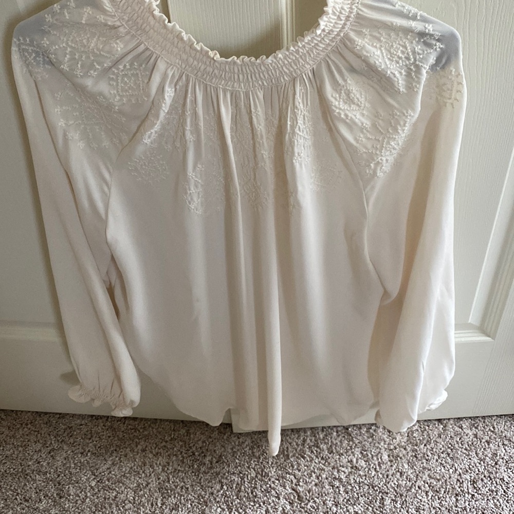Embroidered tone on tone Neckline Cream Long Sleeveโ Blouse elastic Neck medium